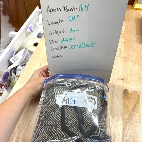 J. Crew Herringbone Quilted Vest Black Ivory Size Small - Picture 10 of 10